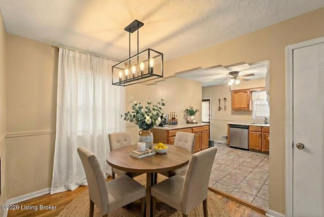 6314 Mt Everest Dr, Louisville, KY 40216