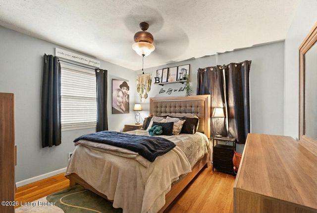 6314 Mt Everest Dr, Louisville, KY 40216