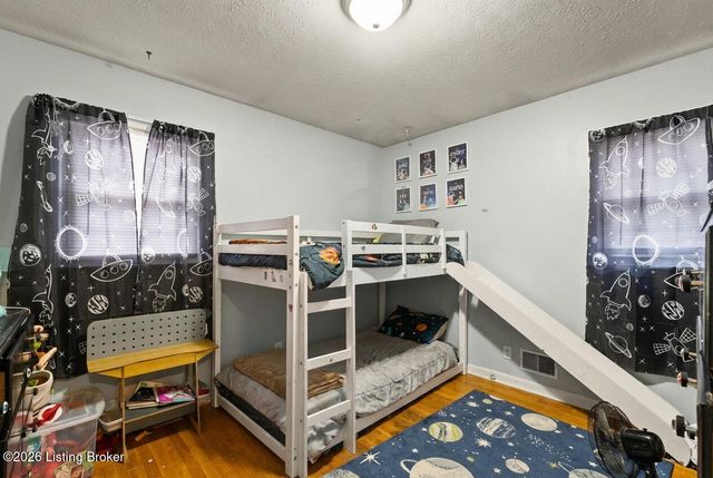 6314 Mt Everest Dr, Louisville, KY 40216