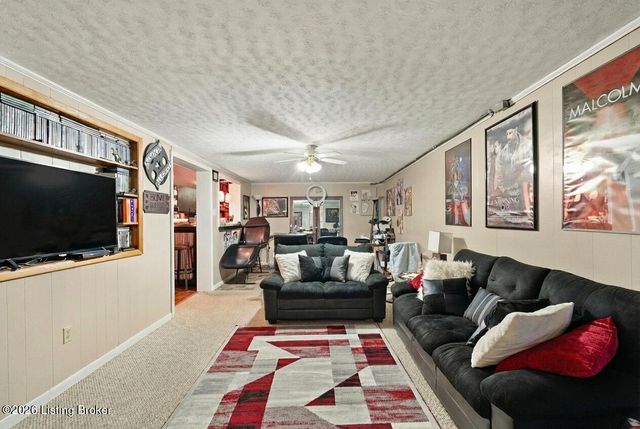 6314 Mt Everest Dr, Louisville, KY 40216