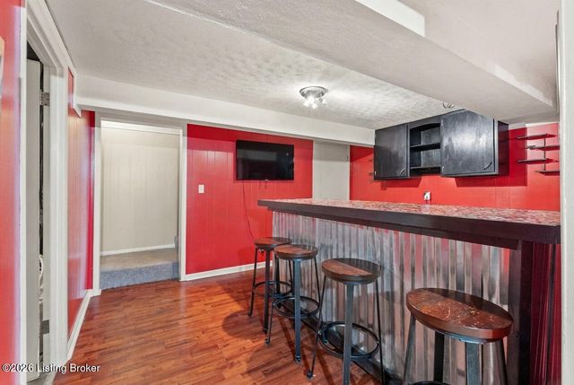 6314 Mt Everest Dr, Louisville, KY 40216