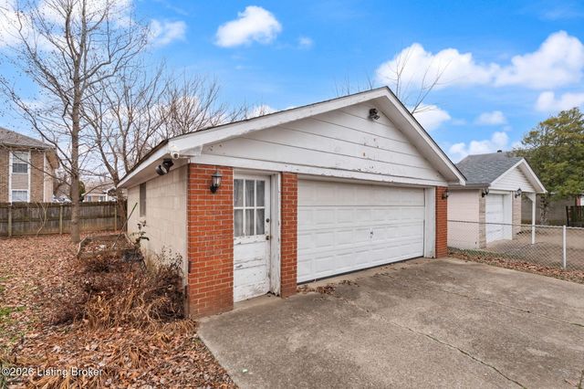 6314 Mt Everest Dr, Louisville, KY 40216