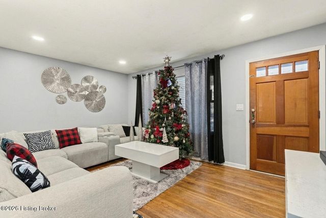 6314 Mt Everest Dr, Louisville, KY 40216