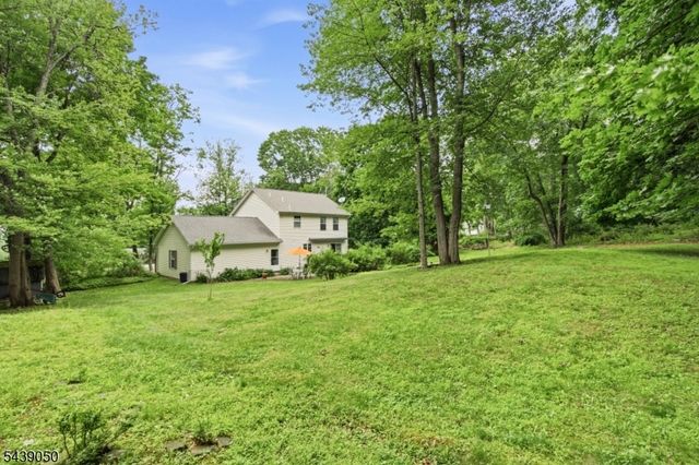 10 Mountainside Dr, Andover Twp., NJ 07860
