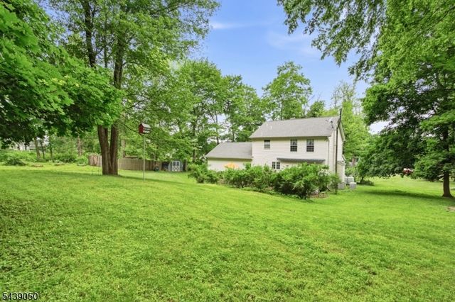 10 Mountainside Dr, Andover Twp., NJ 07860