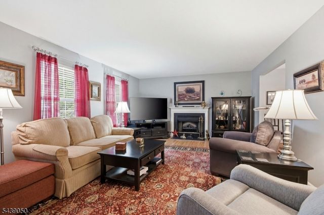 10 Mountainside Dr, Andover Twp., NJ 07860