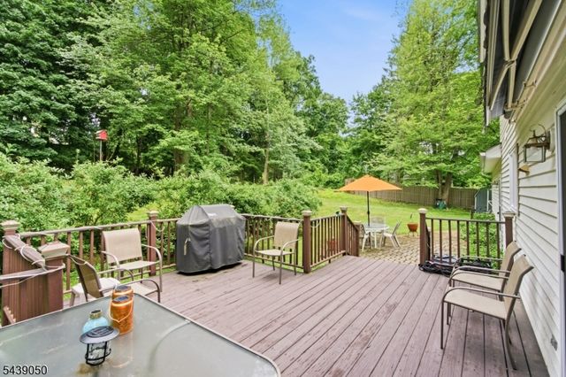 10 Mountainside Dr, Andover Twp., NJ 07860