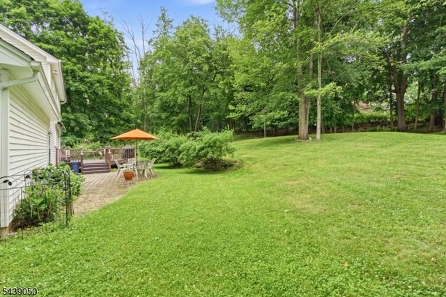 10 Mountainside Dr, Andover Twp., NJ 07860