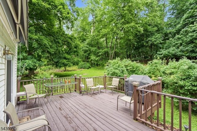 10 Mountainside Dr, Andover Twp., NJ 07860