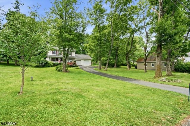 10 Mountainside Dr, Andover Twp., NJ 07860