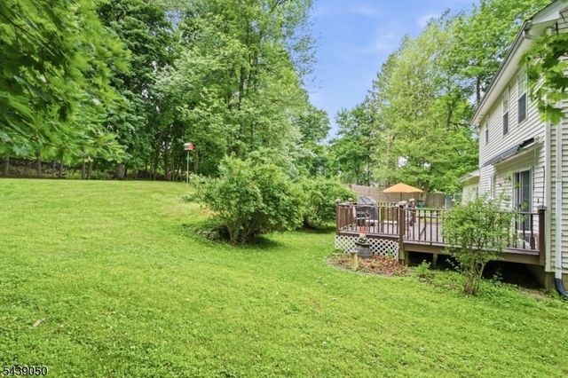 10 Mountainside Dr, Andover Twp., NJ 07860