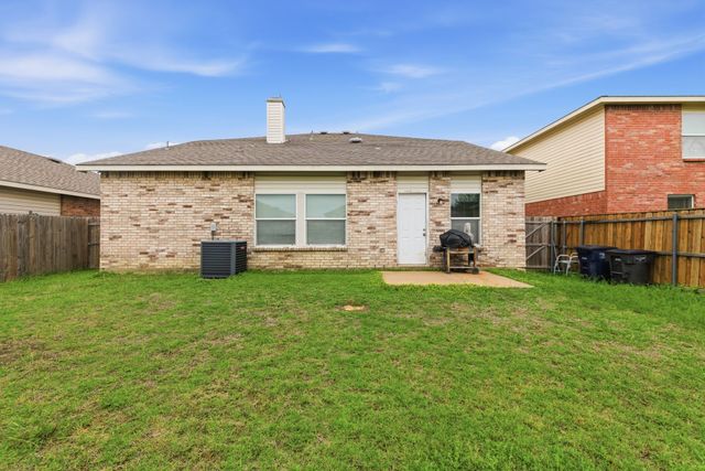 9104 Cheswick Drive, Fort Worth, TX 76123