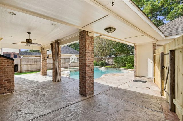 21223 Heartwood Oak Trail, Cypress, TX 77433