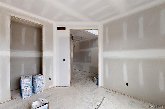 449 E Oakridge Street, Ferndale, MI 48220