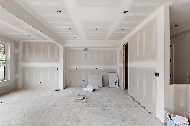 449 E Oakridge Street, Ferndale, MI 48220