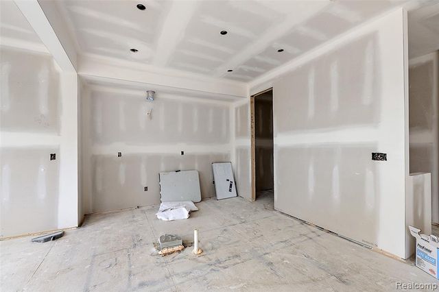 449 E Oakridge Street, Ferndale, MI 48220