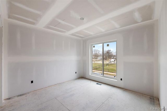 449 E Oakridge Street, Ferndale, MI 48220