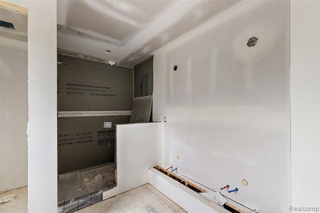 449 E Oakridge Street, Ferndale, MI 48220