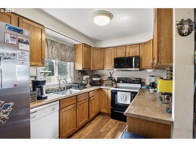 3810 ELMIRA Rd, Eugene, OR 97402