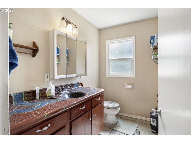 3810 ELMIRA Rd, Eugene, OR 97402