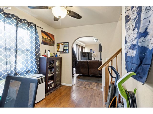 3810 ELMIRA Rd, Eugene, OR 97402