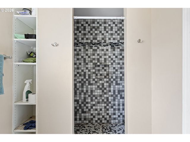 3810 ELMIRA Rd, Eugene, OR 97402