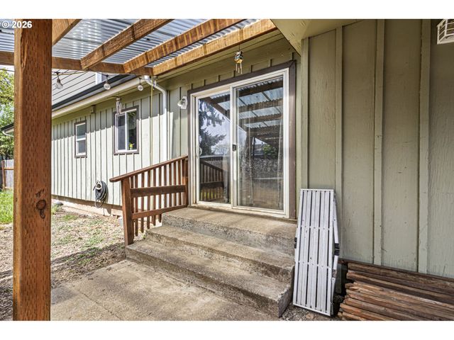 3810 ELMIRA Rd, Eugene, OR 97402