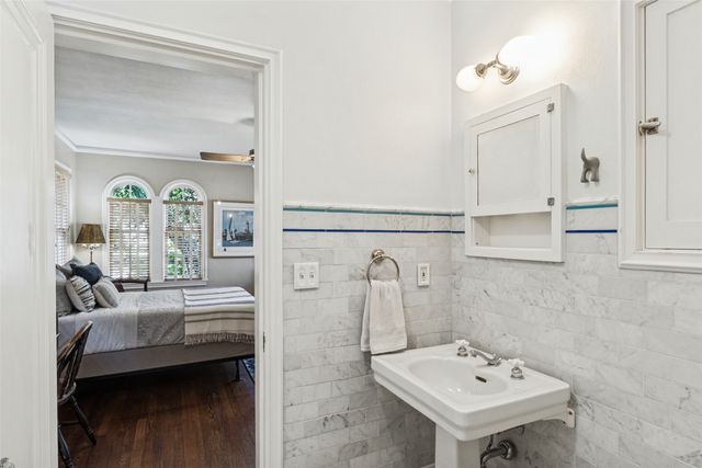 6936 Lakeshore Drive, Dallas, TX 75214