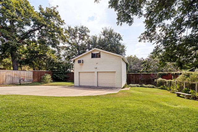6936 Lakeshore Drive, Dallas, TX 75214