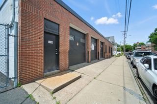 41 N Summer St, Holyoke, MA 01040
