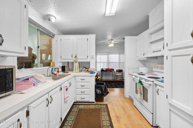 10232 Woodland Drive, Hudson, FL 34669