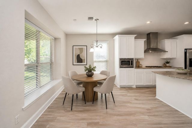 143 W Wading Pond Circle, Tomball, TX 77375
