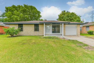 3025 15th Avenue N, Texas City, TX 77590