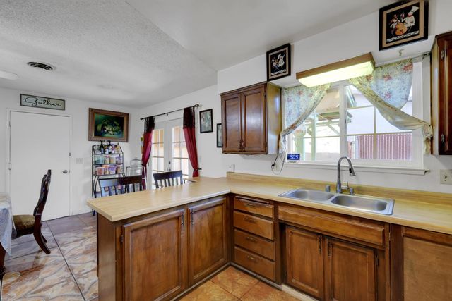 1788 Fernwood Dr, Marysville, CA 95901