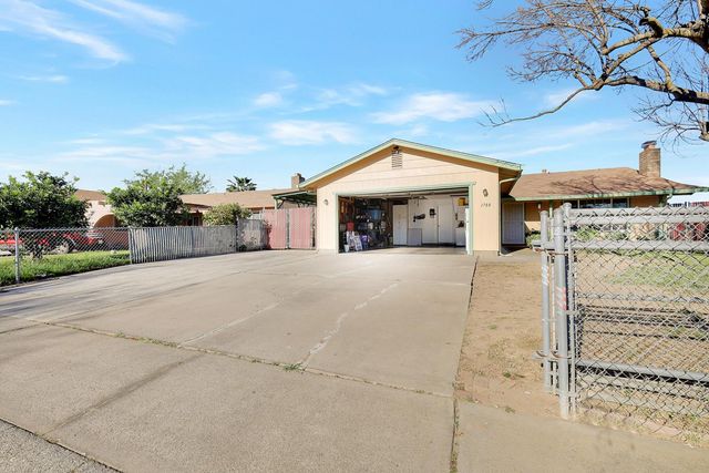 1788 Fernwood Dr, Marysville, CA 95901