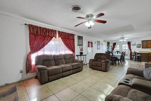 1788 Fernwood Dr, Marysville, CA 95901