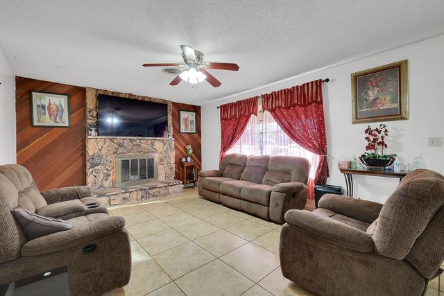 1788 Fernwood Dr, Marysville, CA 95901