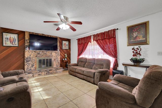 1788 Fernwood Dr, Marysville, CA 95901