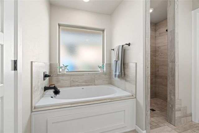 5225 Skylar Rae Road, Edmond, OK 73034