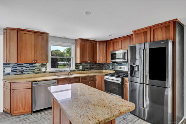18 Nolan Drive, Bloomfield, CT 06002