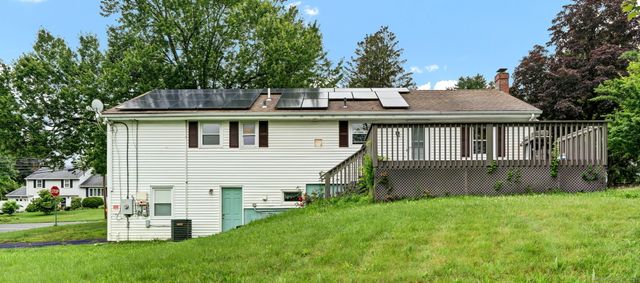 18 Nolan Drive, Bloomfield, CT 06002