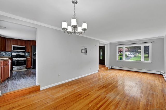 18 Nolan Drive, Bloomfield, CT 06002