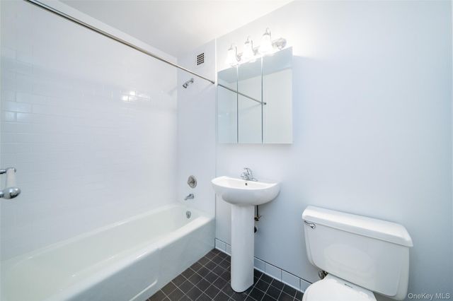 125 Lake Street 5-H South, White Plains, NY 10604