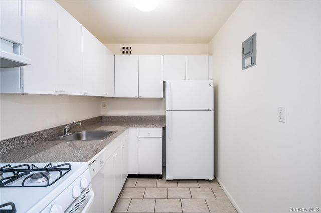 125 Lake Street 5-H South, White Plains, NY 10604