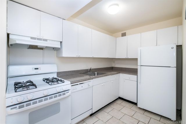 125 Lake Street 5-H South, White Plains, NY 10604