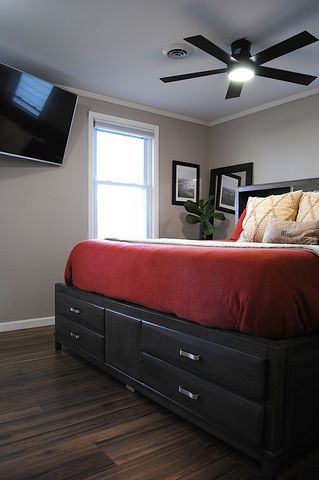 103 N Jefferson Street, Flanagan, IL 61740