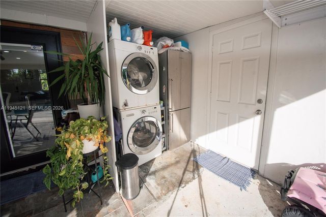 150 NE 31st St, Pompano Beach, FL 33064