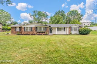 2705 Windemere Lane, Powell, TN 37849