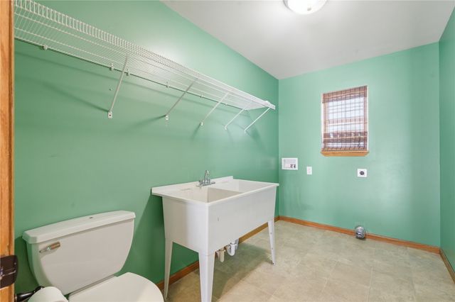 89 Cardinal Avenue NE, Atkins, IA 52206