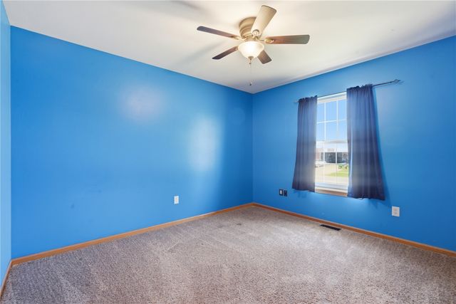 89 Cardinal Avenue NE, Atkins, IA 52206